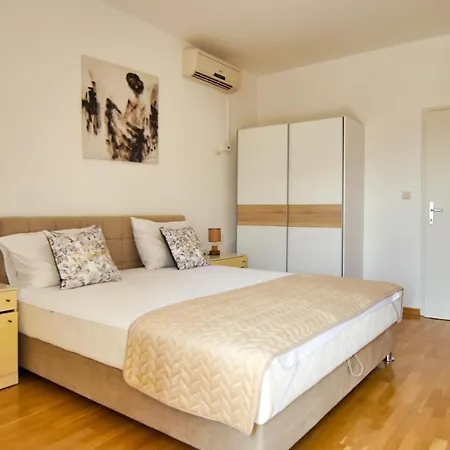 Guest house Babaja Omis